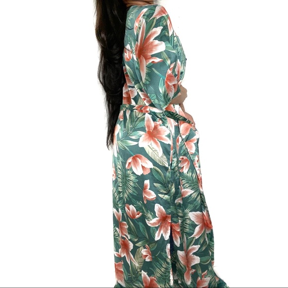 Fashion Nova Long Floral Kimono Robe - Picture 3 of 7